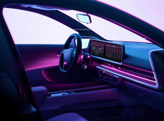 另一款韩国高-颜值轿跑，赛博朋克风格打造，576马力续航600公里